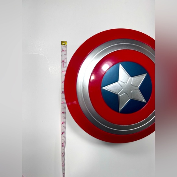 COPY - Marvel x Captain America Brave New World - Shield w/ Falcon Wings Popcor… - Picture 9 of 10